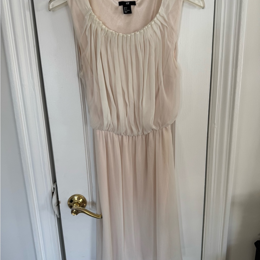 H&M Women's Beige Sleeveless Dress